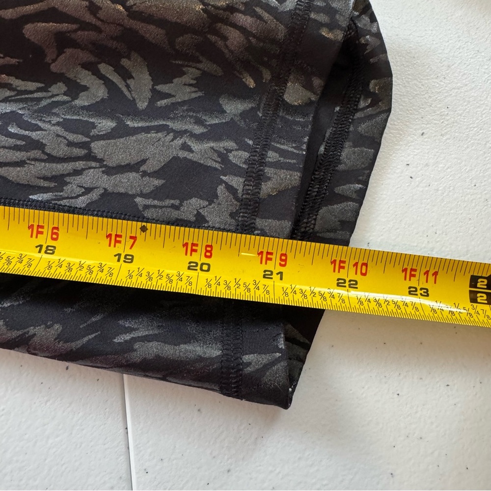 Old Navy High Rise Power-soft Crop Legging‎ Black Foil Print Size 3X - Picture 11 of 11